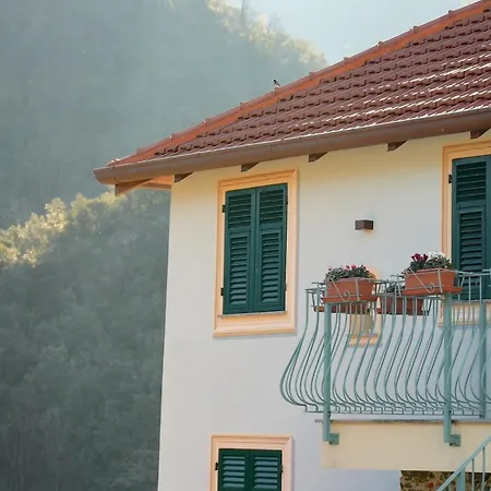 Ca Du Praettu 3* Albisola Superiore